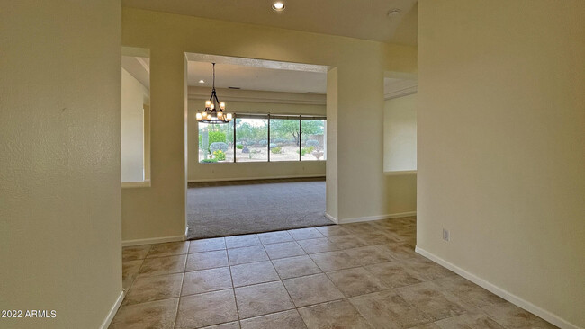 Building Photo - 6006 E Westland Dr