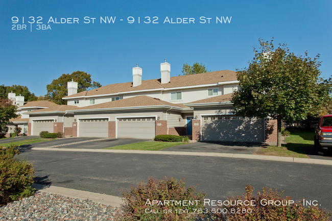Building Photo - Beautiful Townhome in Northtown Crossings!