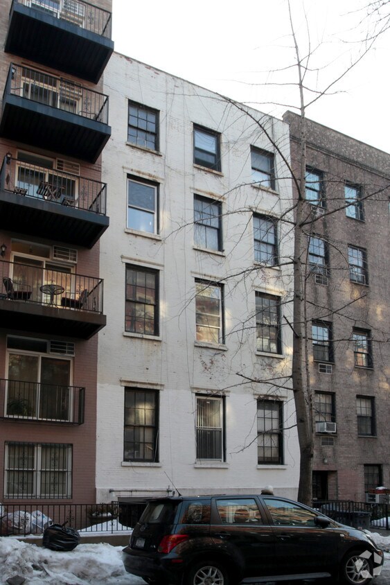 Building Photo - 246 W 21st St