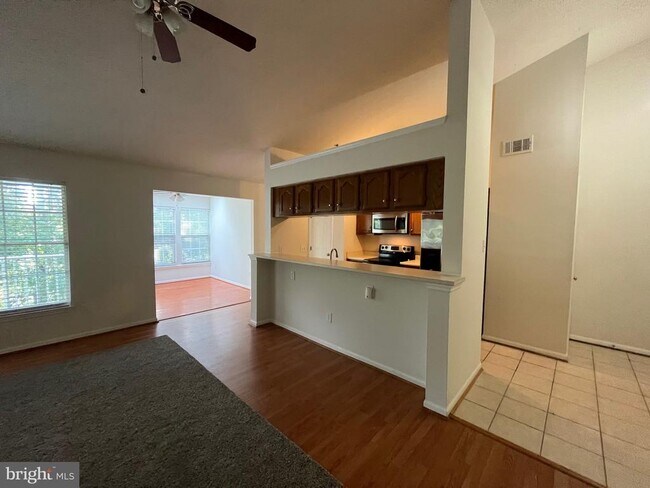 Foto del edificio - 1403 Sage Ln