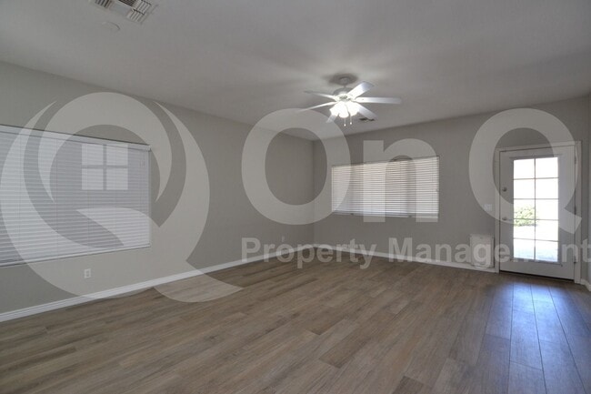 Building Photo - 8166 W Ross Ave
