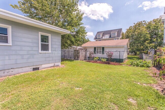 Foto del edificio - 1608 Bonito Ln