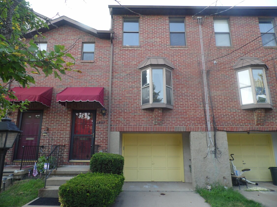 1807 Wylie Ave, Pittsburgh, PA 15219 Townhome Rentals in Pittsburgh