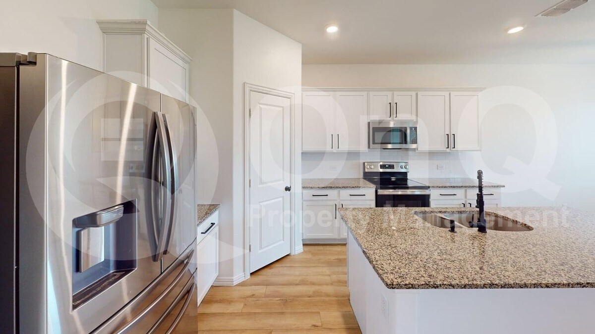 Foto principal - 749 Twinvale Dr