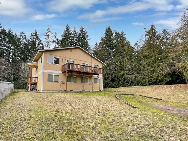 Foto del edificio - Duplex in Quiet Area of Port Angeles