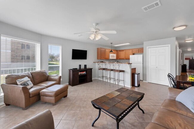 Building Photo - 730 E Mather St