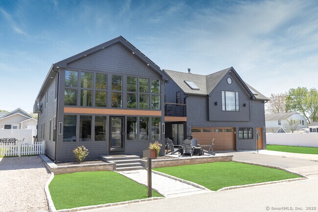 Building Photo - 48 Swan Ave