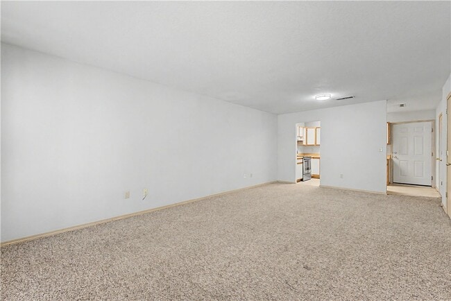Building Photo - 1366 E Sequoyah Ct