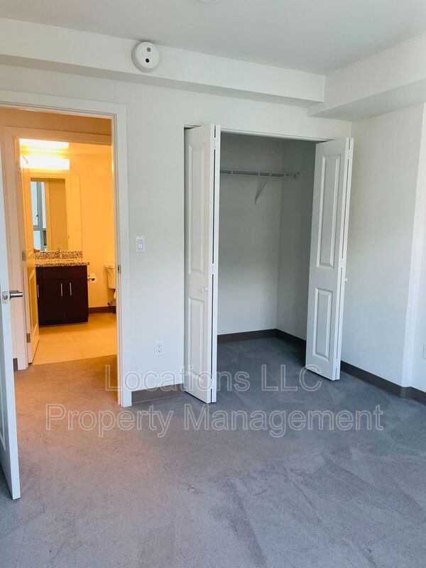 Building Photo - 988 Halekauwila St