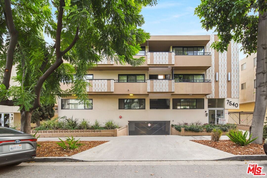 Foto principal - 7540 Hampton Ave