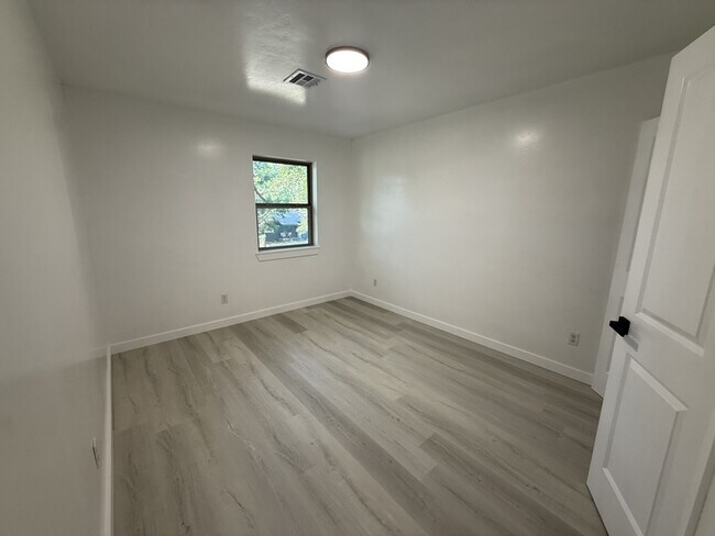Foto del edificio - 800 W 6th