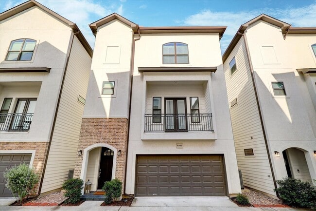 Building Photo - 870 Wakefield Dr