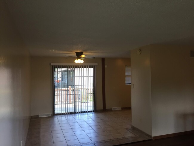 Foto del edificio - 3Bed/2Bath, House, Corner Lot