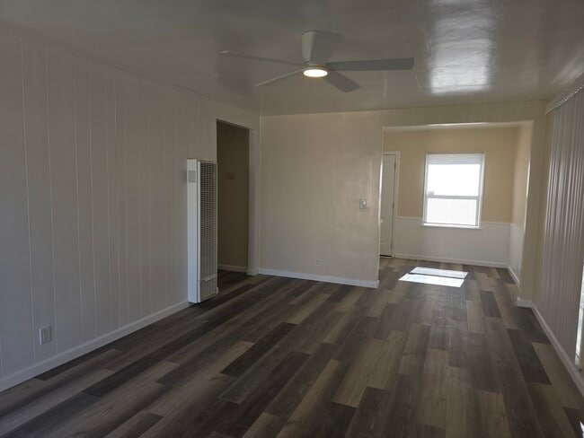 Building Photo - 15726 Halldale Ave