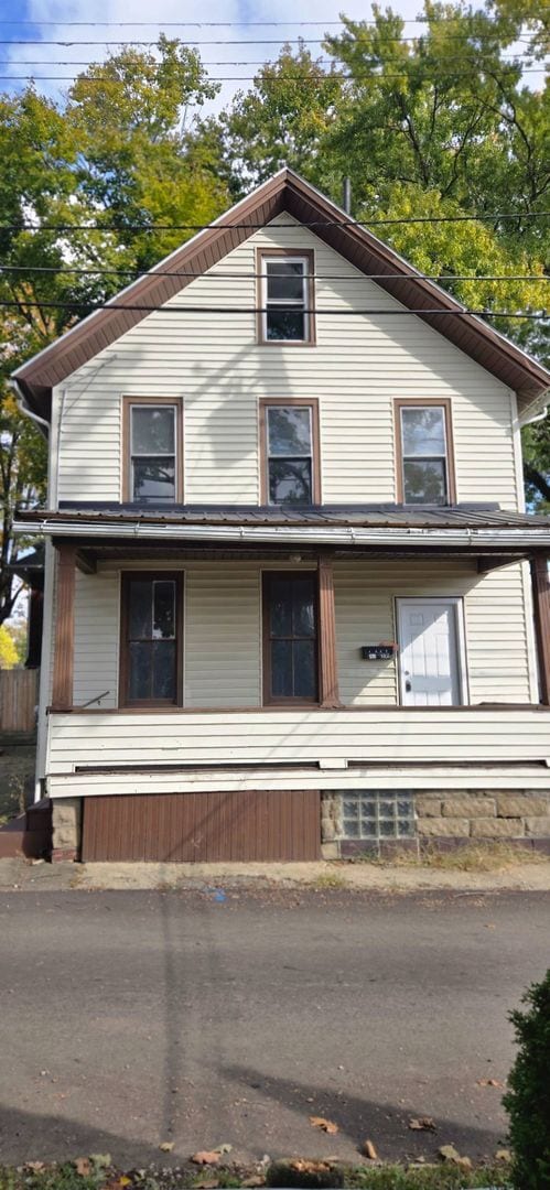 Building Photo - Charming 4-Bedroom Property in Prime Location (SECTION 8 VOUCHERS ACCEPTED)