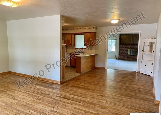 Building Photo - Awesome Four Bedroom Home by CSU Campus!