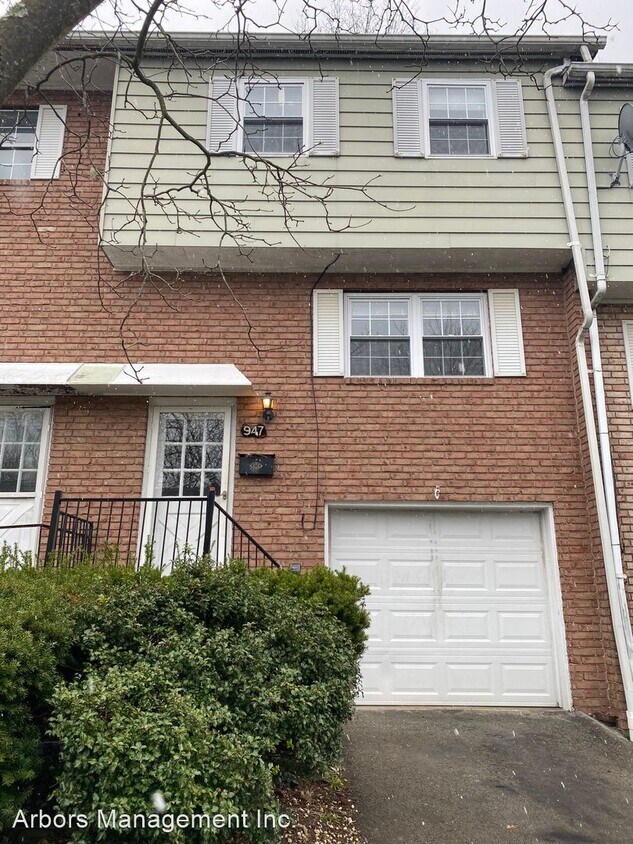 Foto principal - 3 br, 1.5 bath House - 947 ACADEMY HTS
