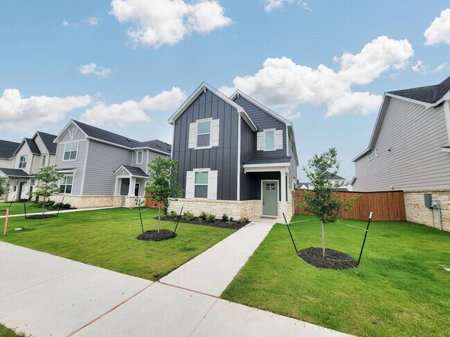 Foto del edificio - Spacious 4/BR 2.5/BA Retreat with Fenced Y...