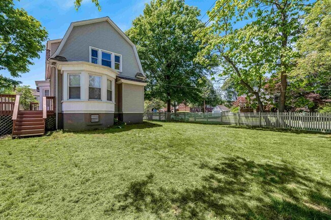 Foto del edificio - 204 West End Pl