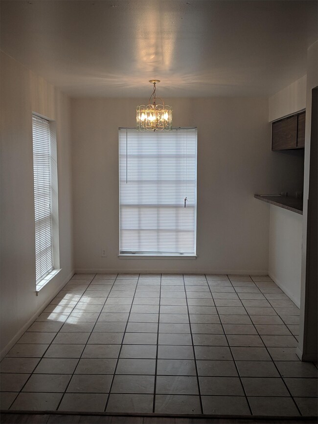 Foto del edificio - 6329 Calder Ave
