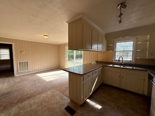 Foto del edificio - 2109 Lombardy Dr