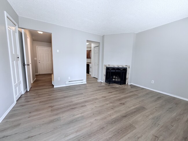 Building Photo - 571 Winnie Way