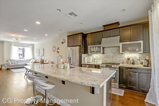 Building Photo - 3 br, 3.5 bath House - 5877 Blue Topaz Ct