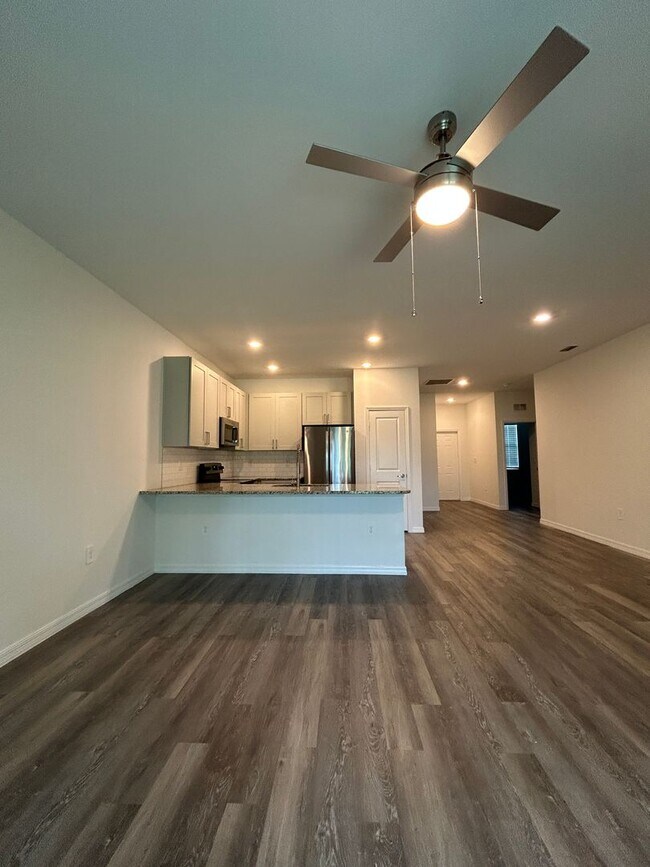 Building Photo - Welcome Home to Cape Coral Living!