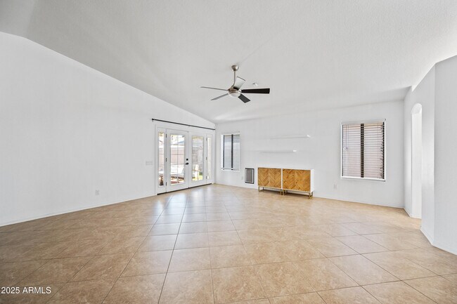 Foto del edificio - 2508 E Paraiso Dr