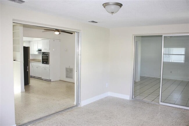 Building Photo - 817 S Apopka Ave