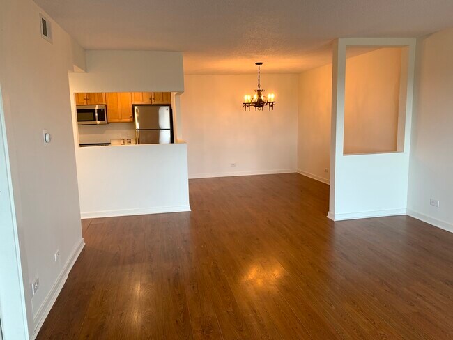 Building Photo - 13000 W Heiden Cir
