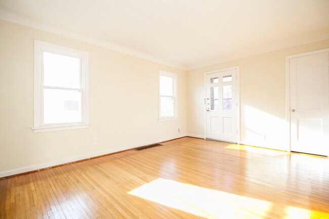 Foto del edificio - 2355 Ward St