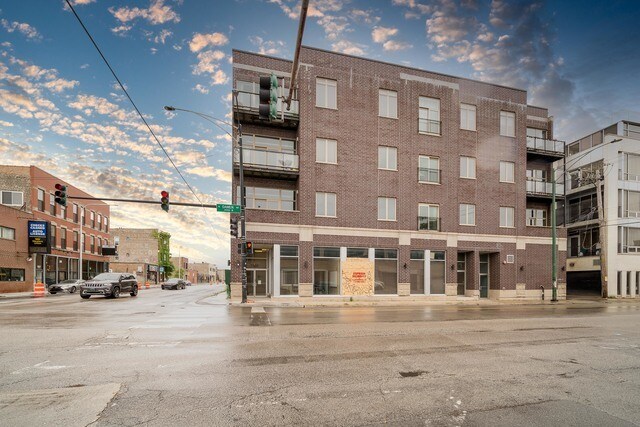 Foto del edificio - 500 N Damen Ave