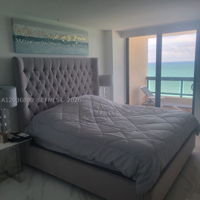 Foto del edificio - 2555 Collins Ave