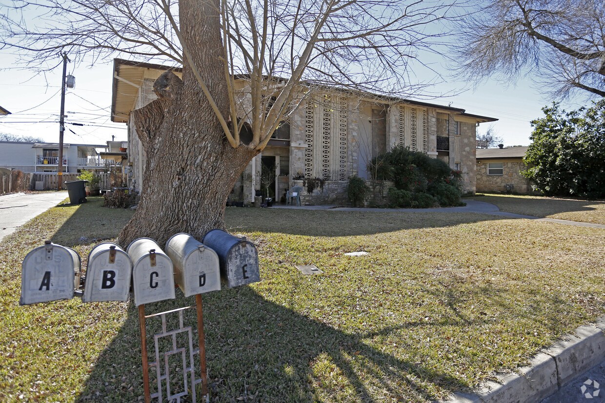 Building Photo - 109-113 National Blvd