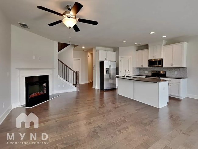 Building Photo - 5311 Bentayga Dr