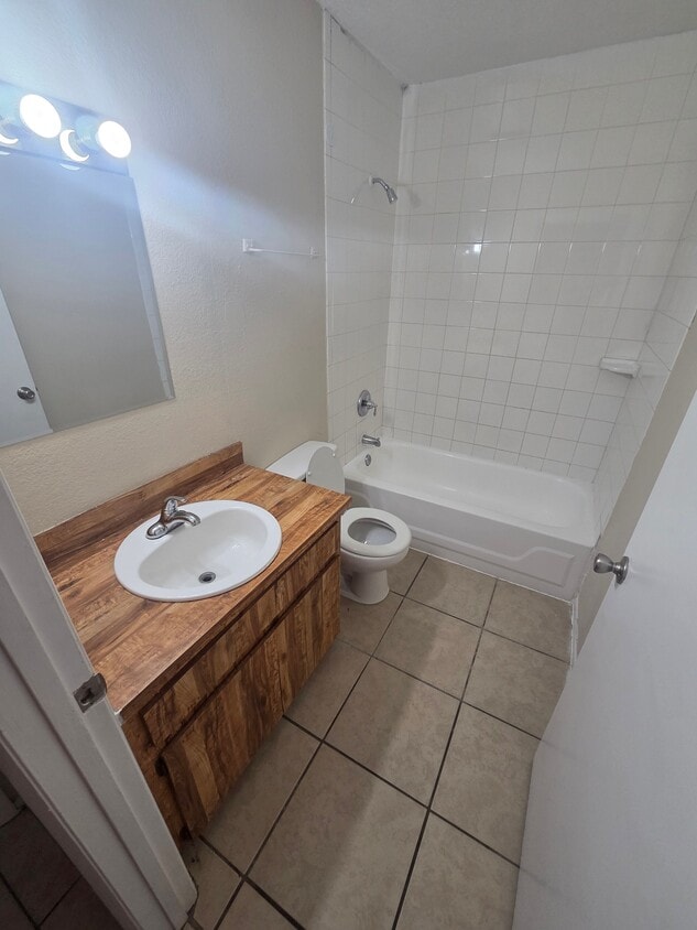 Primary Photo - 5085 SE 31st St