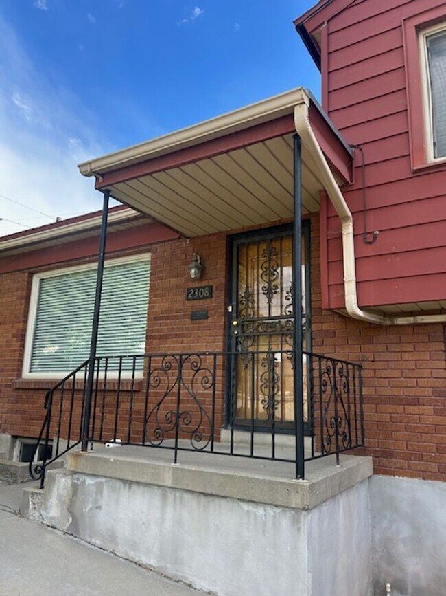 Foto del edificio - 3 Bedroom / 2 Bath Duplex in Sugarhouse / ...