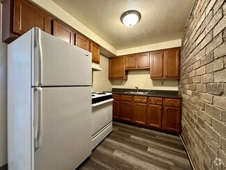 Building Photo - 303 Kellywood Manor