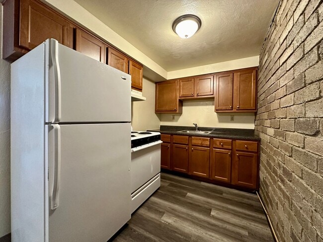 Awesome One Bedroom Apartment! Exposed Bri... - Awesome One Bedroom Apartment! Exposed Bri...