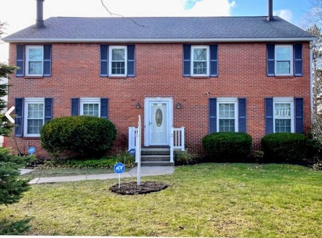 Building Photo - 127 Fairgreen Dr