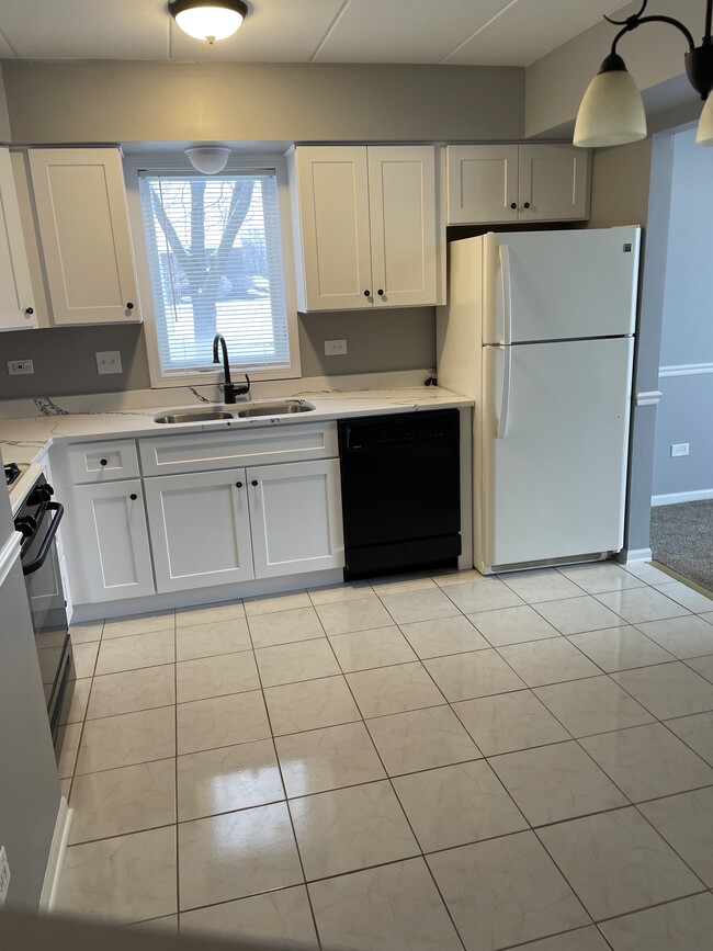 Kitchen - 9960 W 153rd St