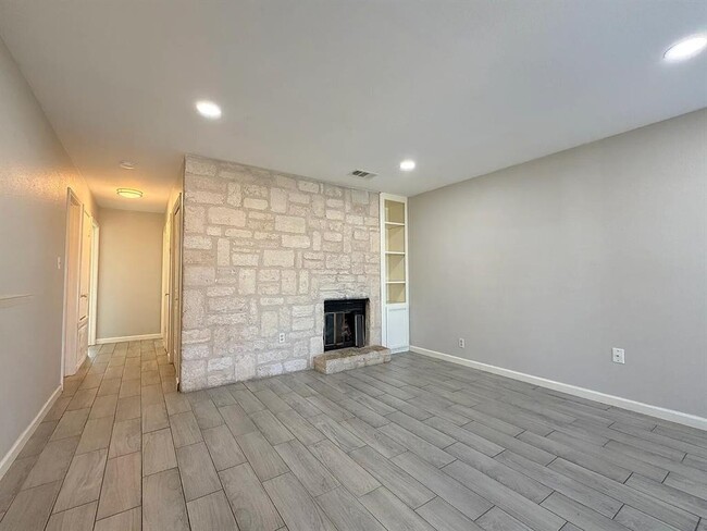 Foto del edificio - 209 E Noton St