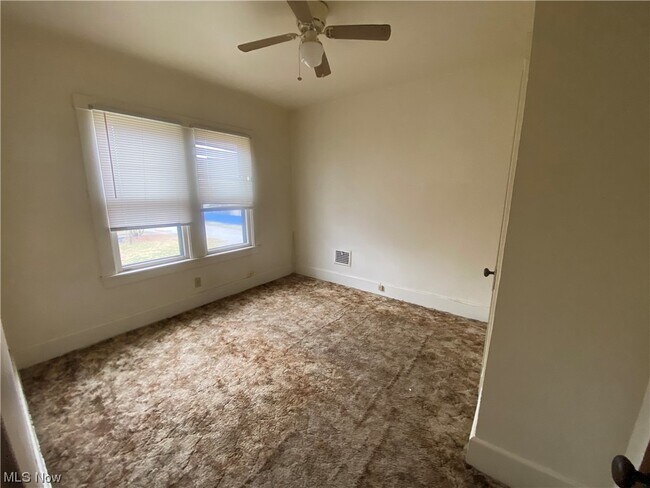 Foto del edificio - 133 E Ravenwood Ave