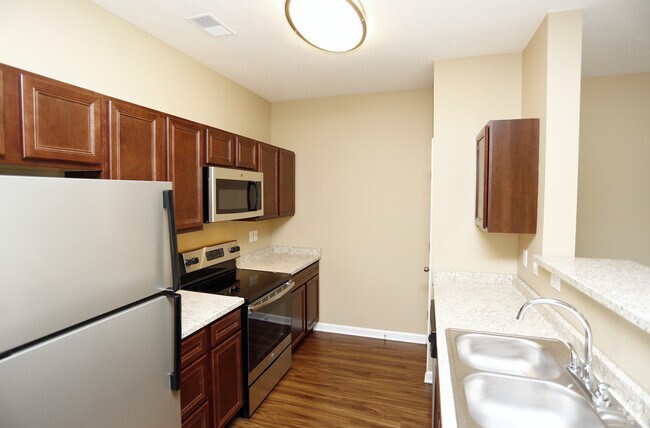 Cocina - Mansion Row - Where Historic Charm Meets Modern Convenience!