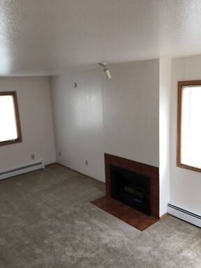 Foto del edificio - South Anchorage Beautiful 3 bed unit with washer/dryer in a 4-plex on quite cul de sac