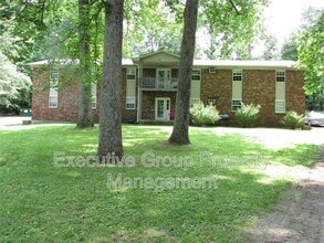 Building Photo - 1090 Evelyn Dr