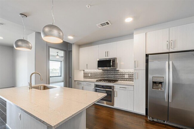 Foto del edificio - 1414 Wood Hollow Dr