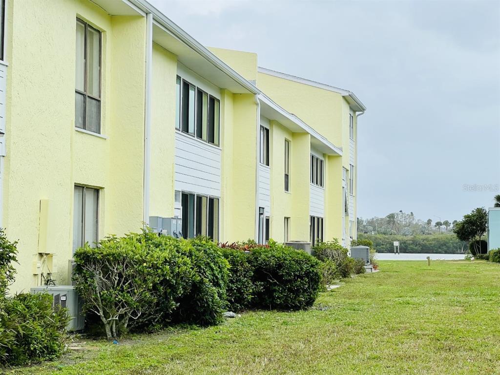 Primary Photo - 1 Windrush Blvd