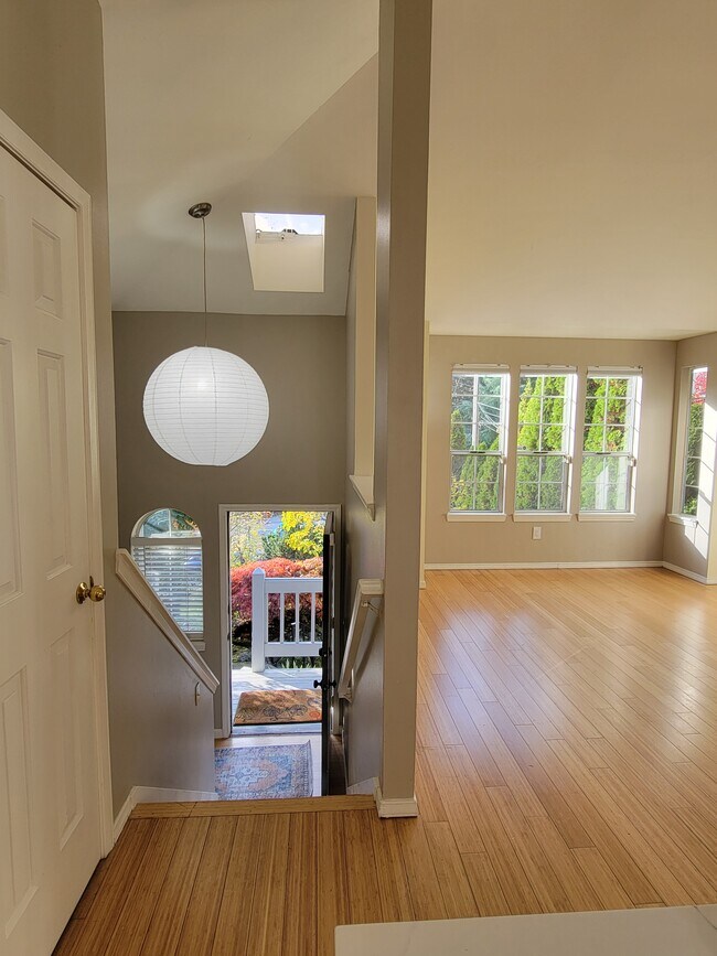 Foto del edificio - 9506 Sand Point Way NE